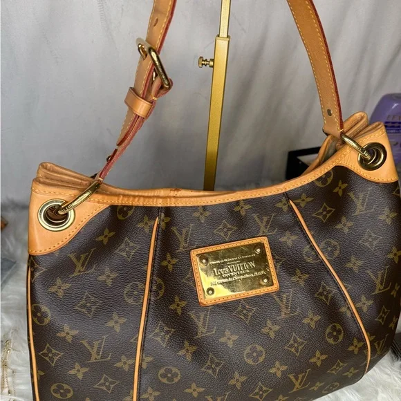 Louis Vuitton GM Galleria Monogram Shoulder Bag - Picture 2 of 8